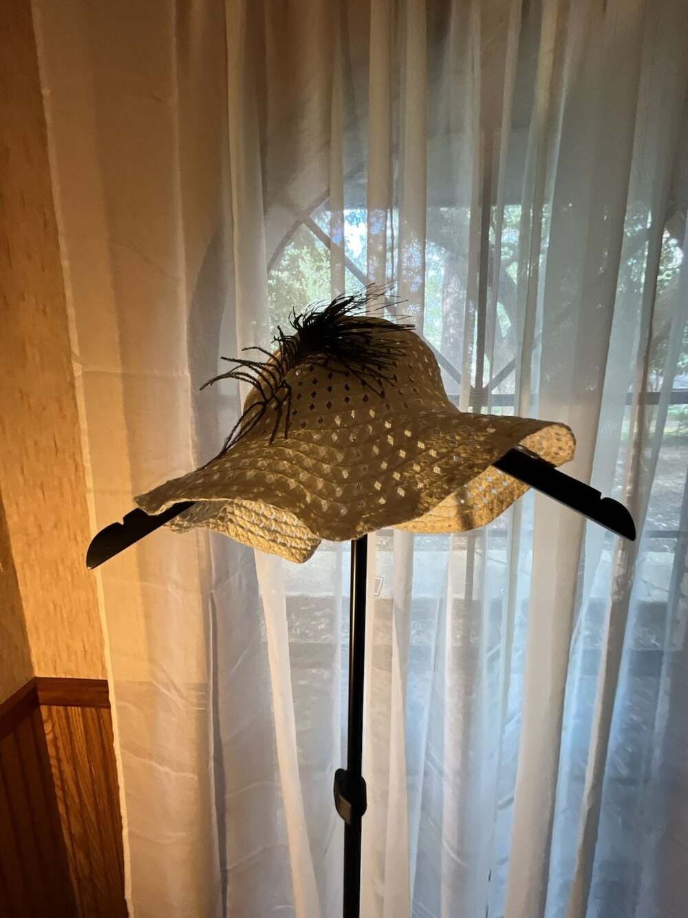 Unbranded Straw Sun Hat With Feather Accent Wide Brim